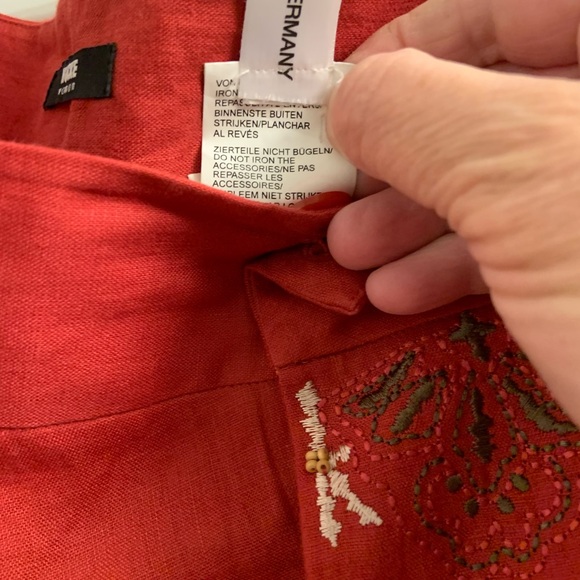 Chic Red Embroidered Midi Skirt - Picture 5 of 9